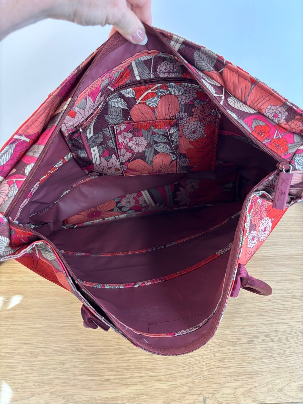 Retired Large Vera Bradley Red Lighten Up Floral Expandable Travel Tote - Picture 8 of 13